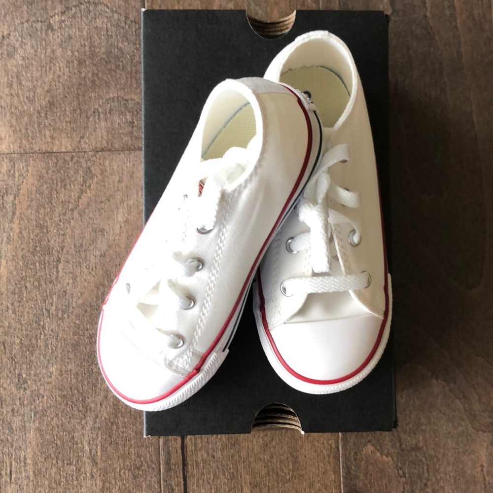 Converse toddler shoes - size 10 runs big